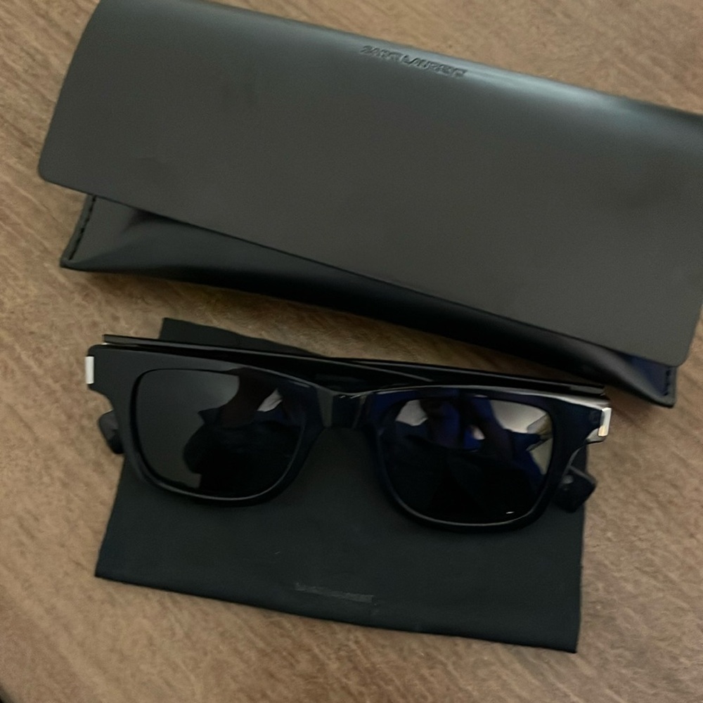 SAINT LAURENT sunglasses / SL 564 - Mint condition and only worn twice